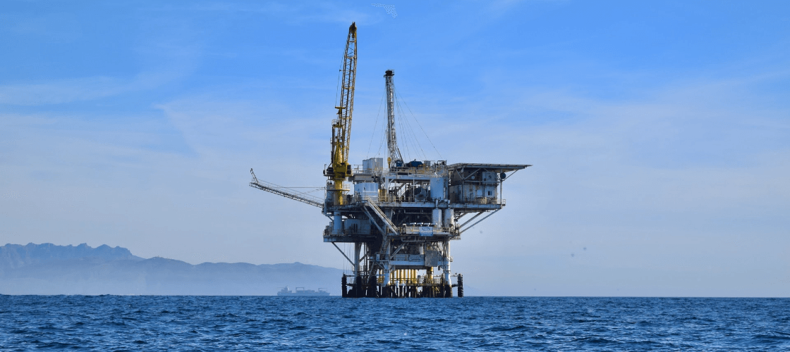 Plataforma marítima utilizada para extrair petróleo